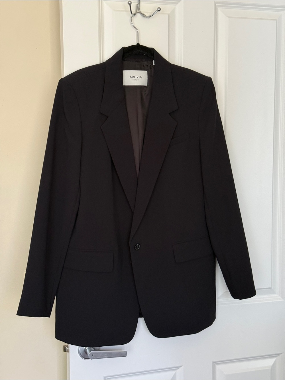 Aritzia Black Crepette Generation Blazer - Size 10
